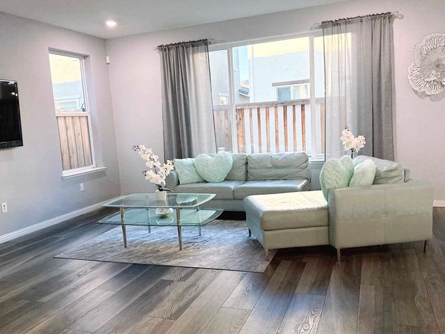 209 Brush Creek Dr, Brentwood, CA 94513