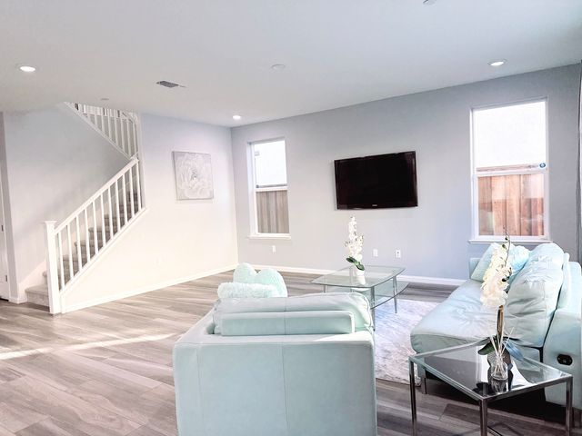 209 Brush Creek Dr, Brentwood, CA 94513