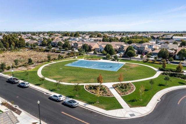 209 Brush Creek Dr, Brentwood, CA 94513