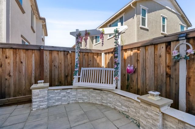 209 Brush Creek Dr, Brentwood, CA 94513