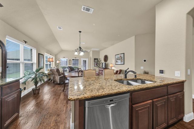 2002 Lindentree Drive, Weatherford, TX 76086