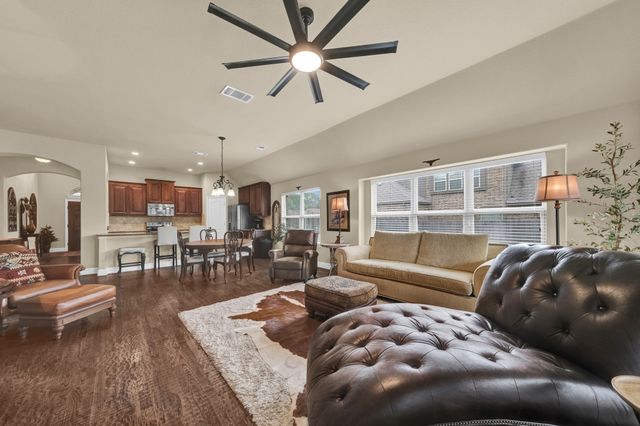 2002 Lindentree Drive, Weatherford, TX 76086