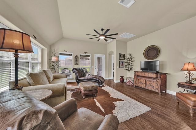 2002 Lindentree Drive, Weatherford, TX 76086