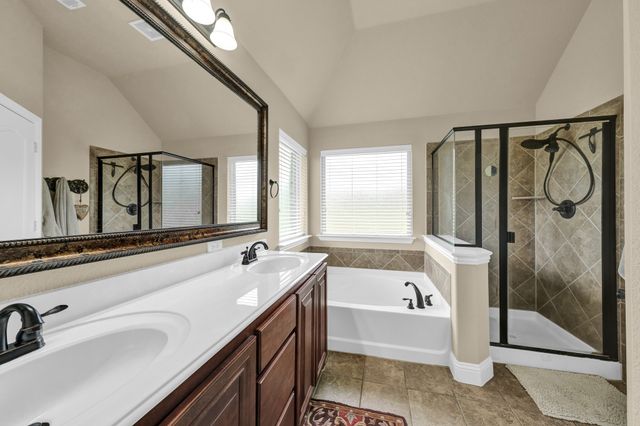 2002 Lindentree Drive, Weatherford, TX 76086