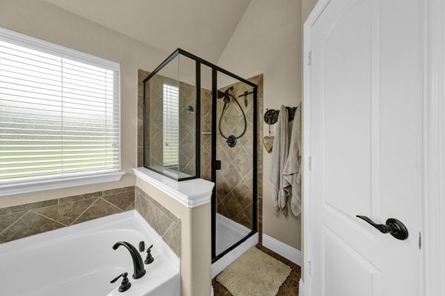 2002 Lindentree Drive, Weatherford, TX 76086