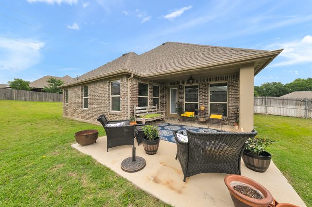 2002 Lindentree Drive, Weatherford, TX 76086