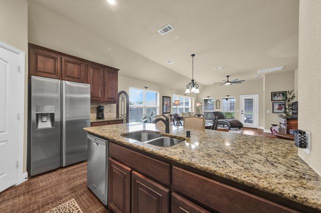 2002 Lindentree Drive, Weatherford, TX 76086