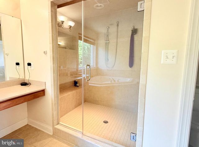24331 BROAD CREEK DR, Hollywood, MD 20636