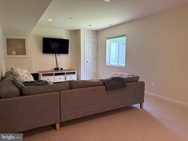 24331 BROAD CREEK DR, Hollywood, MD 20636