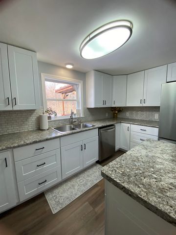 322 French Road, Henniker, NH 03242