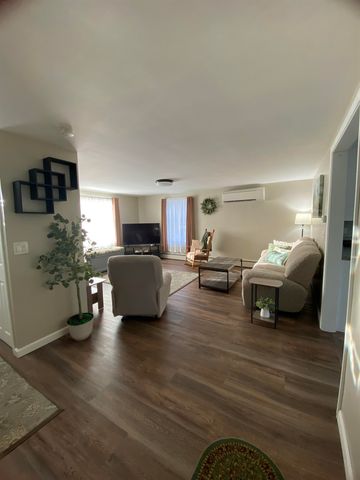 322 French Road, Henniker, NH 03242