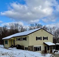 322 French Road, Henniker, NH 03242