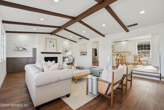 10042 LAKE LAMAR Court, Jacksonville, FL 32256