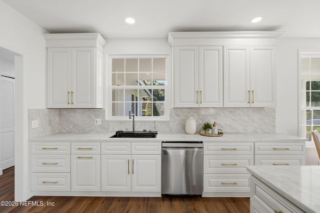 10042 LAKE LAMAR Court, Jacksonville, FL 32256