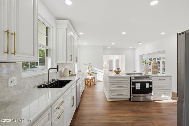 10042 LAKE LAMAR Court, Jacksonville, FL 32256