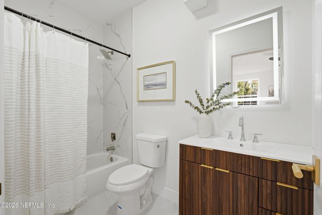 10042 LAKE LAMAR Court, Jacksonville, FL 32256