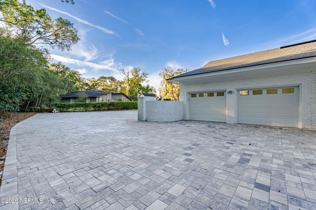 10042 LAKE LAMAR Court, Jacksonville, FL 32256