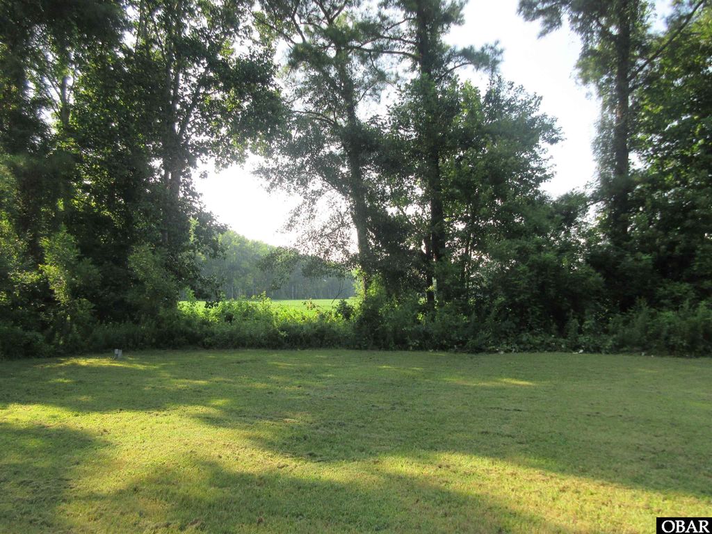 Image 12 of property listing at 182 Will Poyner Lane, Barco, NC 27917