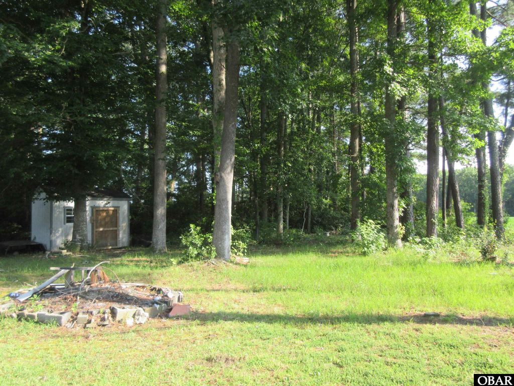 Image 18 of property listing at 182 Will Poyner Lane, Barco, NC 27917