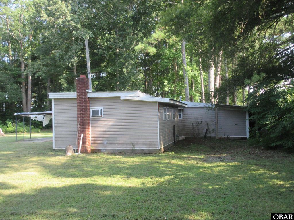 Image 3 of property listing at 182 Will Poyner Lane, Barco, NC 27917