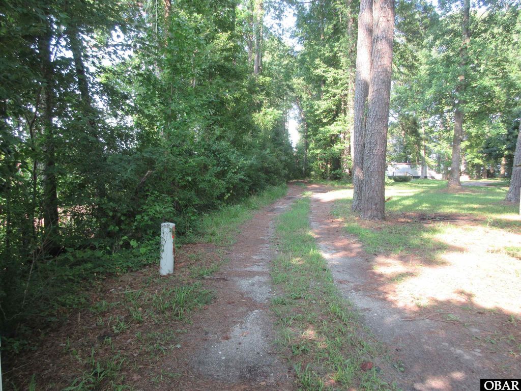 Image 4 of property listing at 182 Will Poyner Lane, Barco, NC 27917