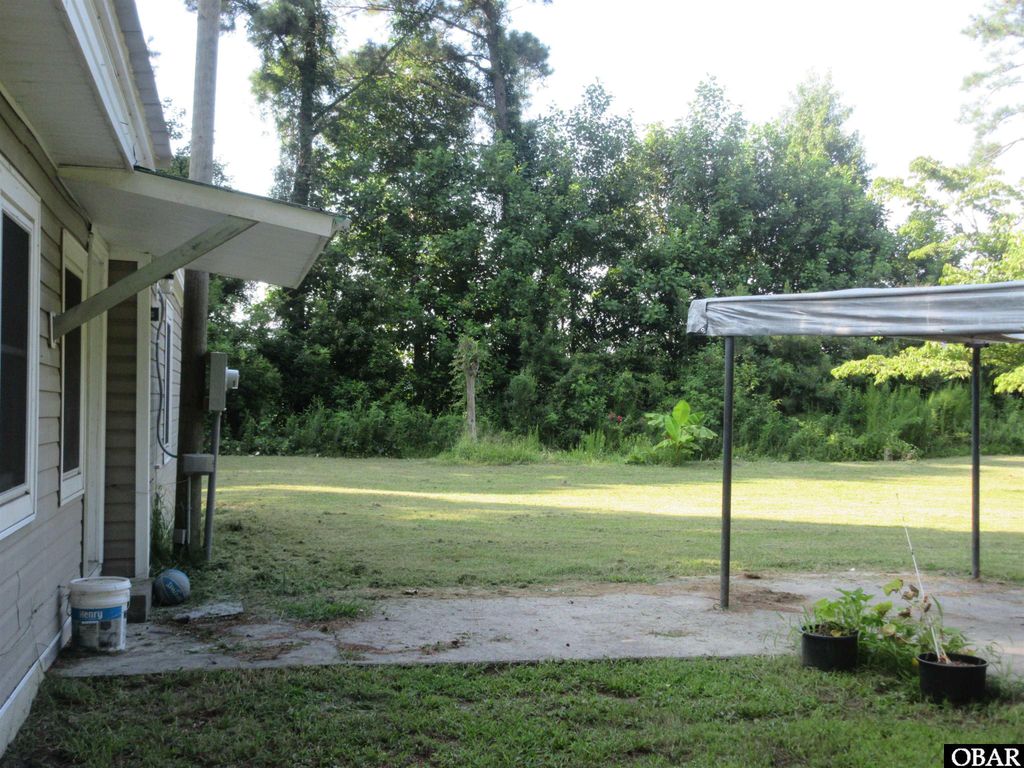 Image 7 of property listing at 182 Will Poyner Lane, Barco, NC 27917