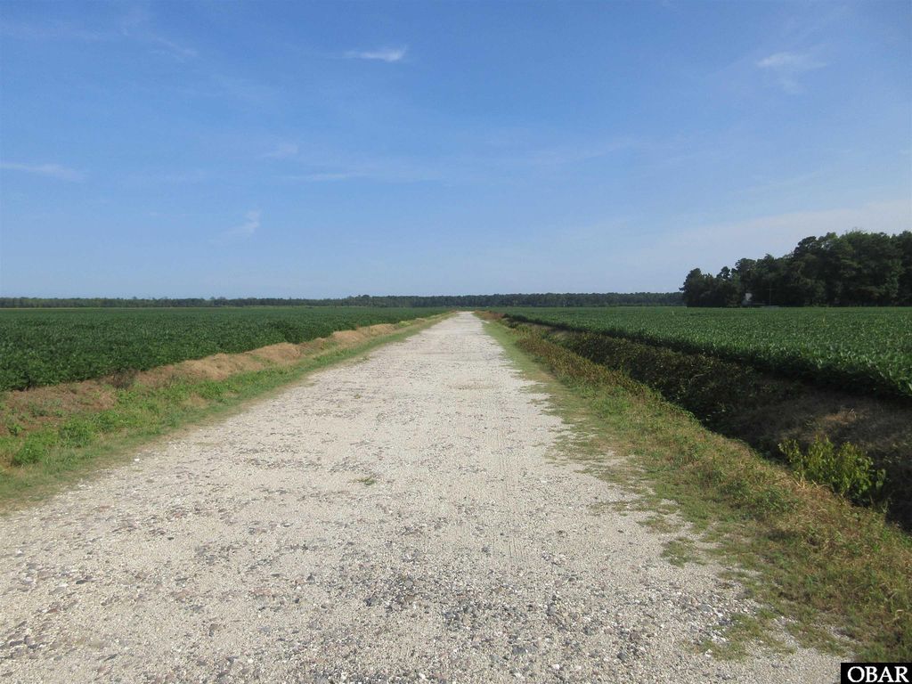 Image 9 of property listing at 182 Will Poyner Lane, Barco, NC 27917