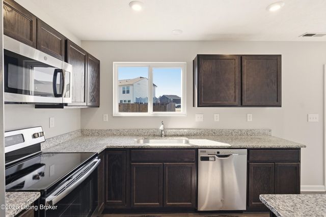 123 Eagles Crest Ct, Mt Washington, KY 40047