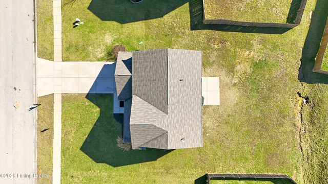 123 Eagles Crest Ct, Mt Washington, KY 40047