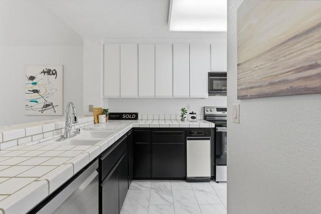 755 Mountain View Drive 2, Daly City, CA 94014