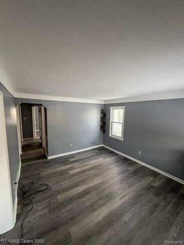 6739 Plainview Avenue, Detroit, MI 48228