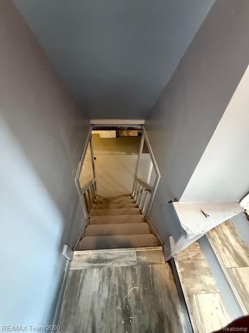 6739 Plainview Avenue, Detroit, MI 48228