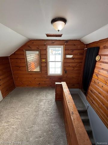 6739 Plainview Avenue, Detroit, MI 48228