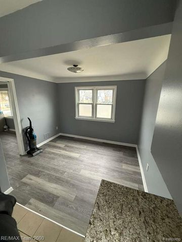 6739 Plainview Avenue, Detroit, MI 48228