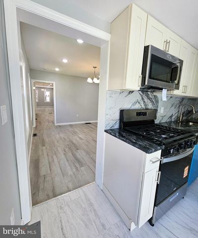 217 W UNION ST, Burlington, NJ 08016