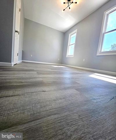 217 W UNION ST, Burlington, NJ 08016