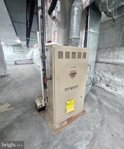 217 W UNION ST, Burlington, NJ 08016