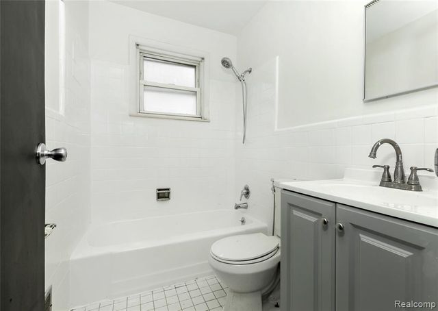 17204 Euclid Avenue, Allen Park, MI 48101