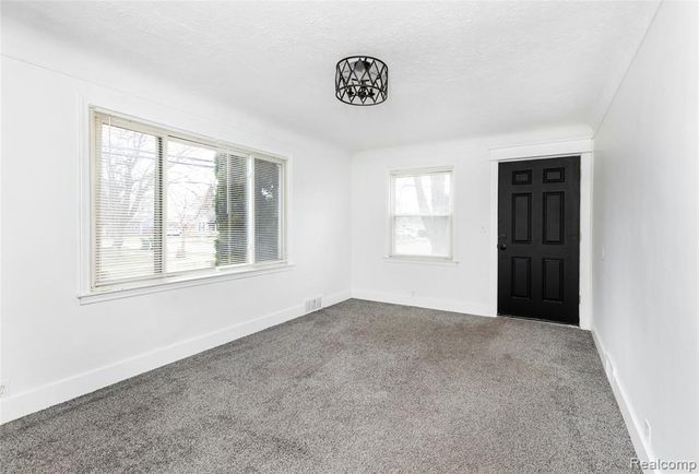 17204 Euclid Avenue, Allen Park, MI 48101