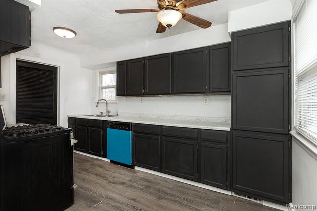 17204 Euclid Avenue, Allen Park, MI 48101