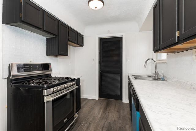 17204 Euclid Avenue, Allen Park, MI 48101