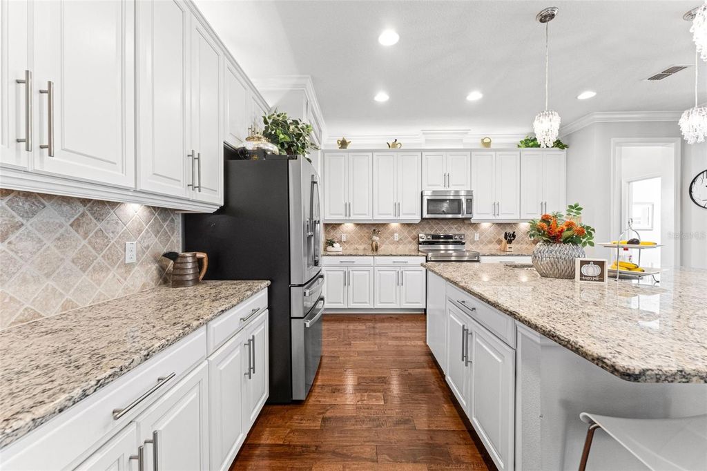 Image 16 of property listing at 2932 WHISTLEWOOD DRIVE, Orlando, FL 32810