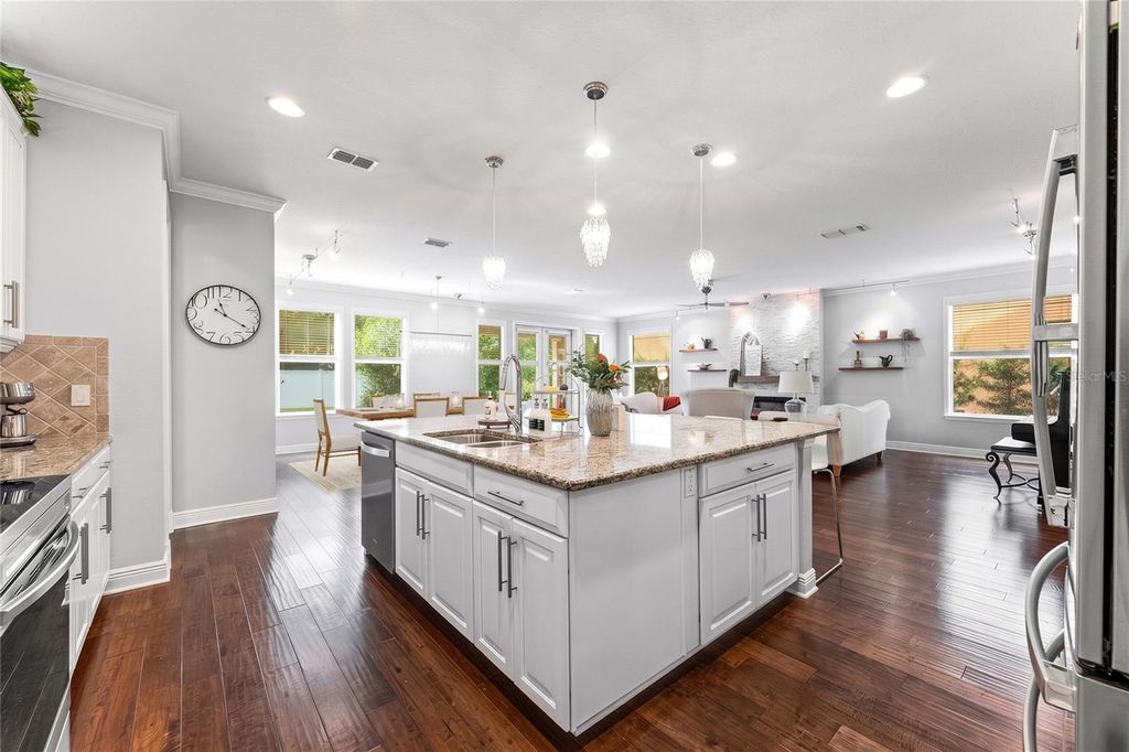 Image 17 of property listing at 2932 WHISTLEWOOD DRIVE, Orlando, FL 32810
