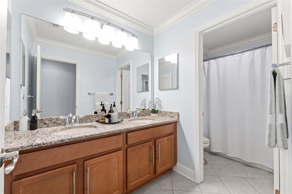 Image 27 of property listing at 2932 WHISTLEWOOD DRIVE, Orlando, FL 32810