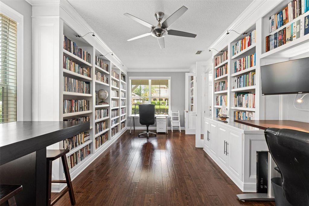 Image 6 of property listing at 2932 WHISTLEWOOD DRIVE, Orlando, FL 32810