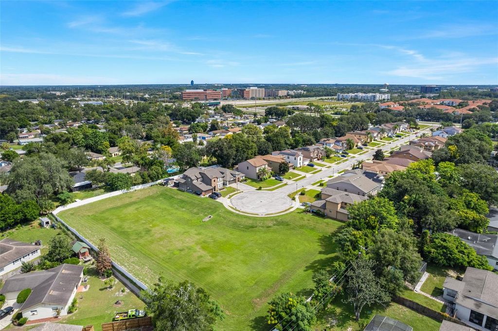 Image 54 of property listing at 2932 WHISTLEWOOD DRIVE, Orlando, FL 32810