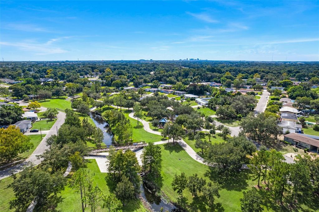Image 56 of property listing at 2932 WHISTLEWOOD DRIVE, Orlando, FL 32810