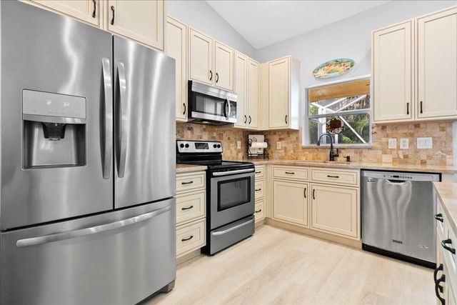 10174 Plum Street, Palm Beach Gardens, FL 33410