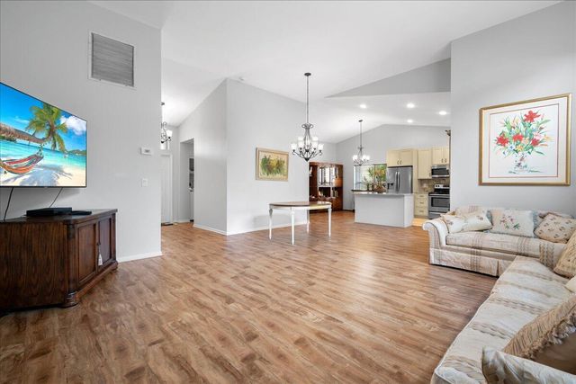 10174 Plum Street, Palm Beach Gardens, FL 33410