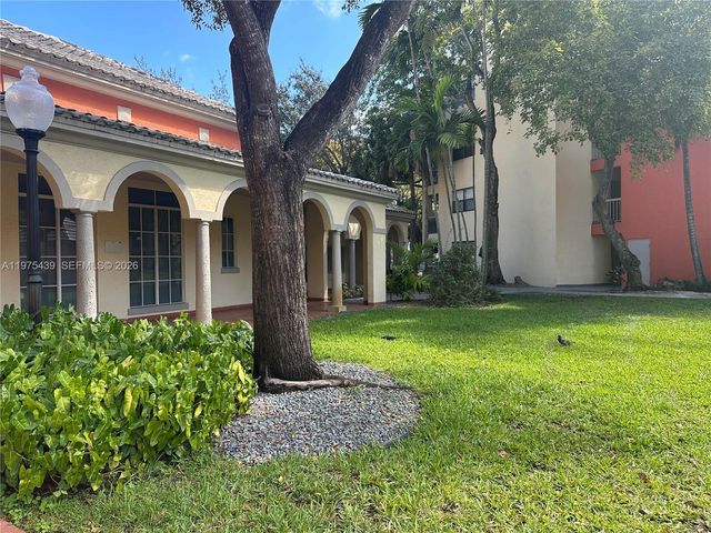 8160 Geneva Ct 404, Doral, FL 33166